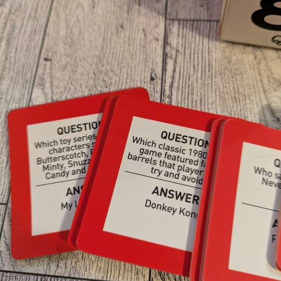 I Love 80s Quiz Game - Red and White - Picture 6 of 6